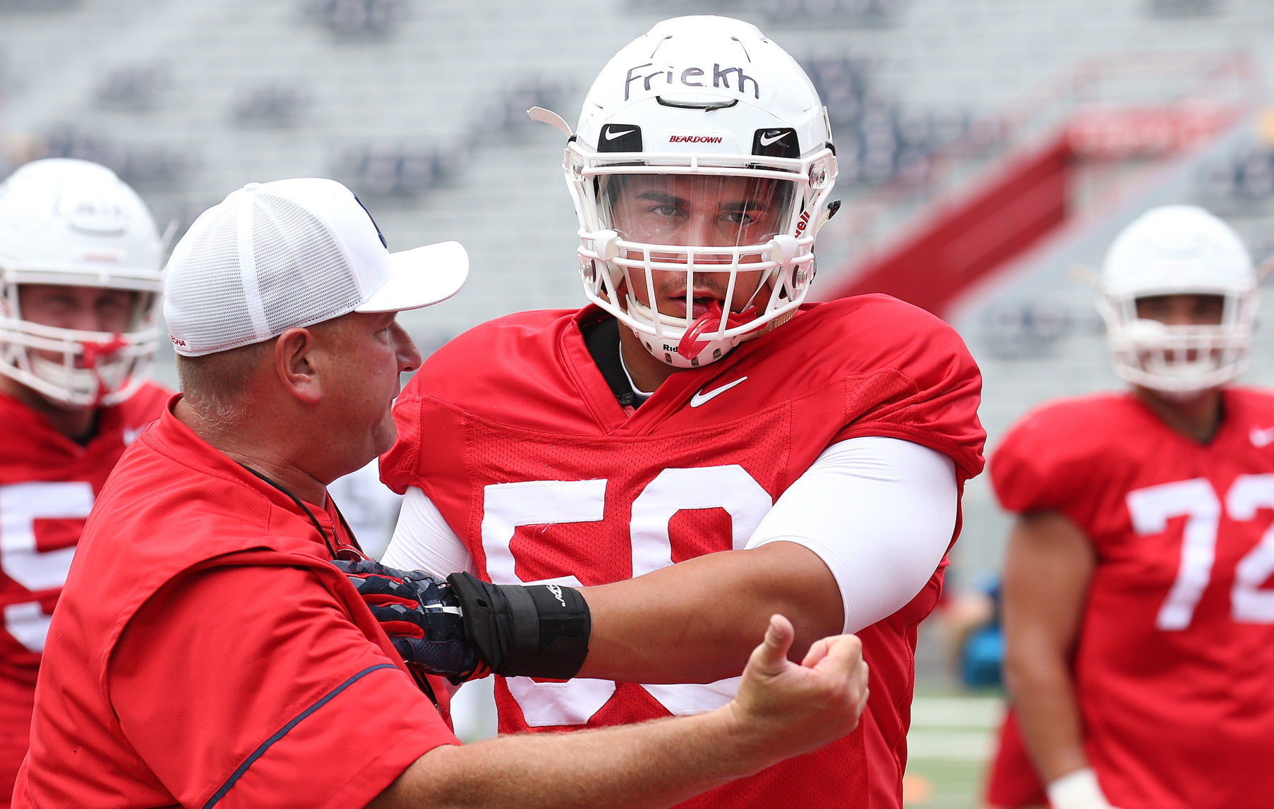 蜜柚直播 Wildcats football practice